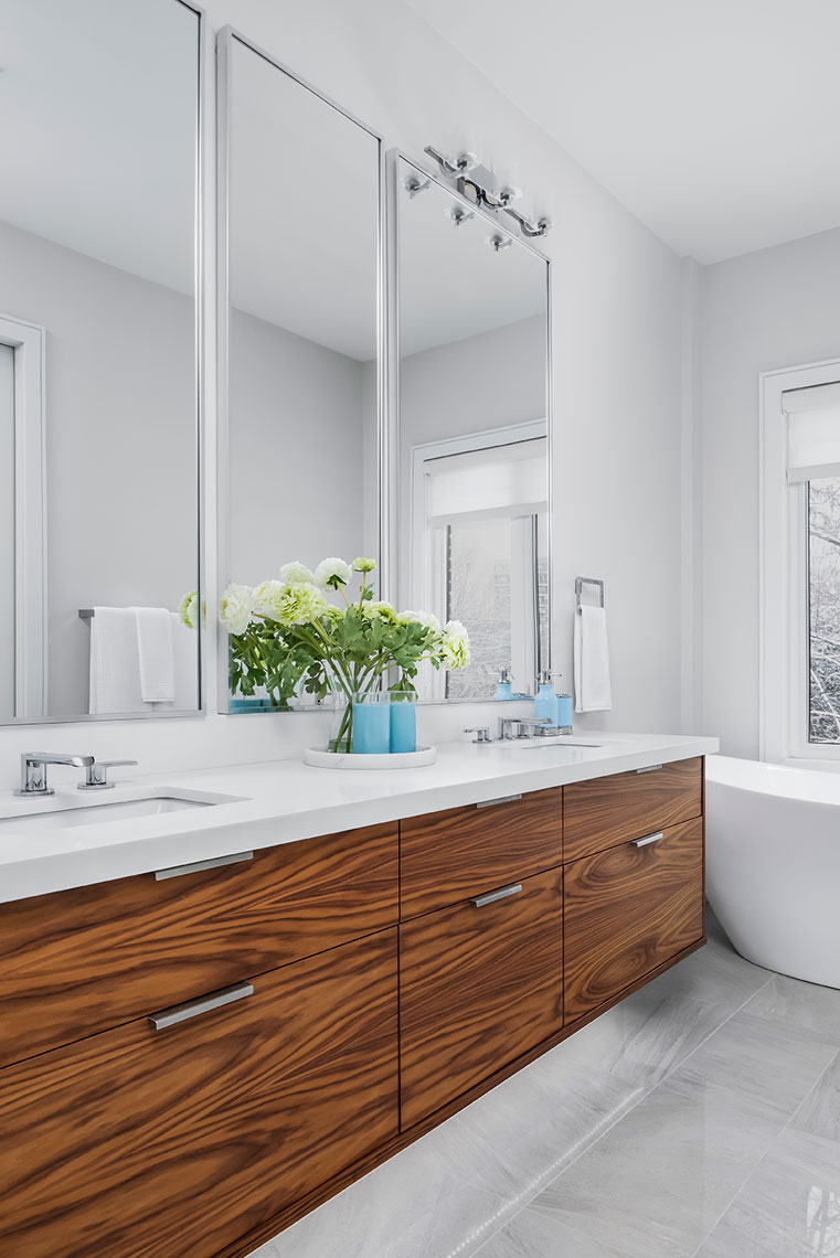 02-YvonneWhelan-Manor-Master-Bathroom-NicoleAubreyPhotography-highres-webuse